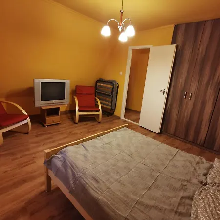 Elbujtat-lak Vendeghaz Gyoparosfuerdo Holiday home Oroshaza
