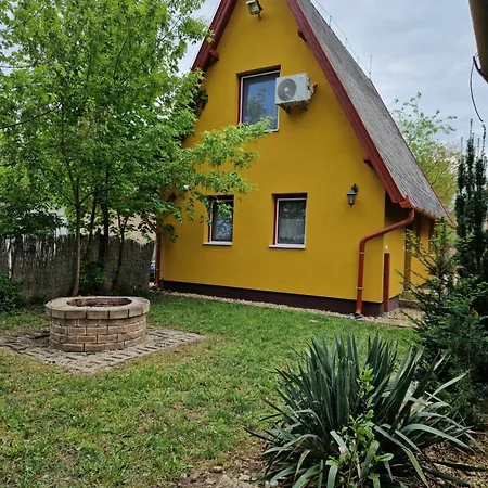 Elbujtat-lak Vendeghaz Gyoparosfuerdo Holiday home Oroshaza