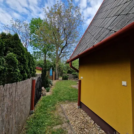 Elbujtat-lak Vendeghaz Gyoparosfuerdo 欧罗什哈佐