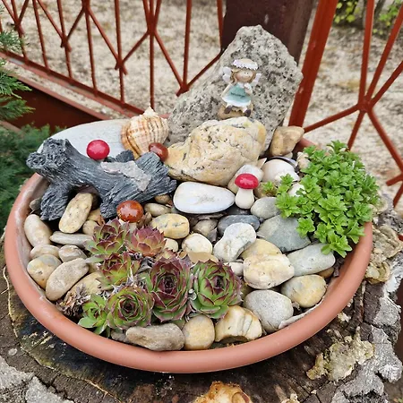 Elbujtat-lak Vendeghaz Gyoparosfuerdo *