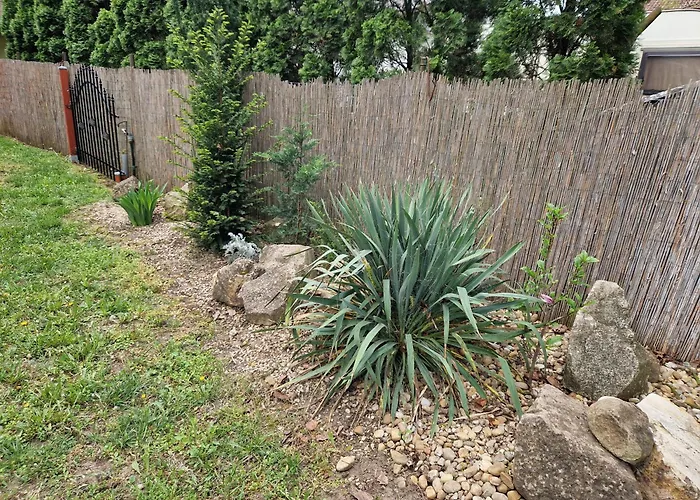 Semesterbostad Elbujtat-lak Vendeghaz Gyoparosfuerdo *